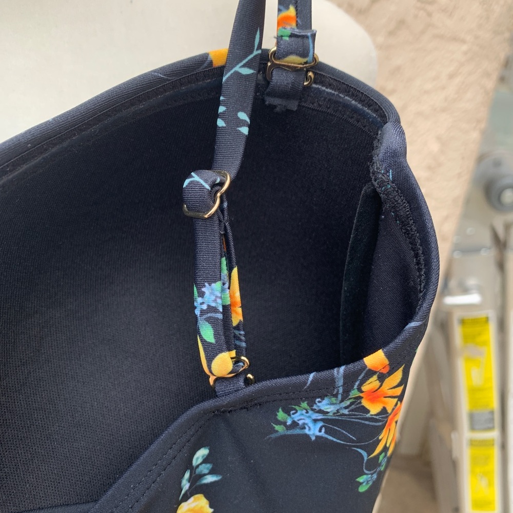 RELLECIGA Women’s One Piece Swimsuit - Picture 5 of 8